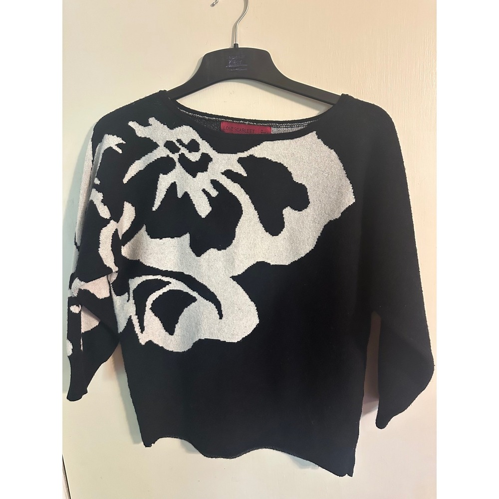Love Scarlett‎ Sweater Medium Black White Floral Tight Knit Officesiren Party